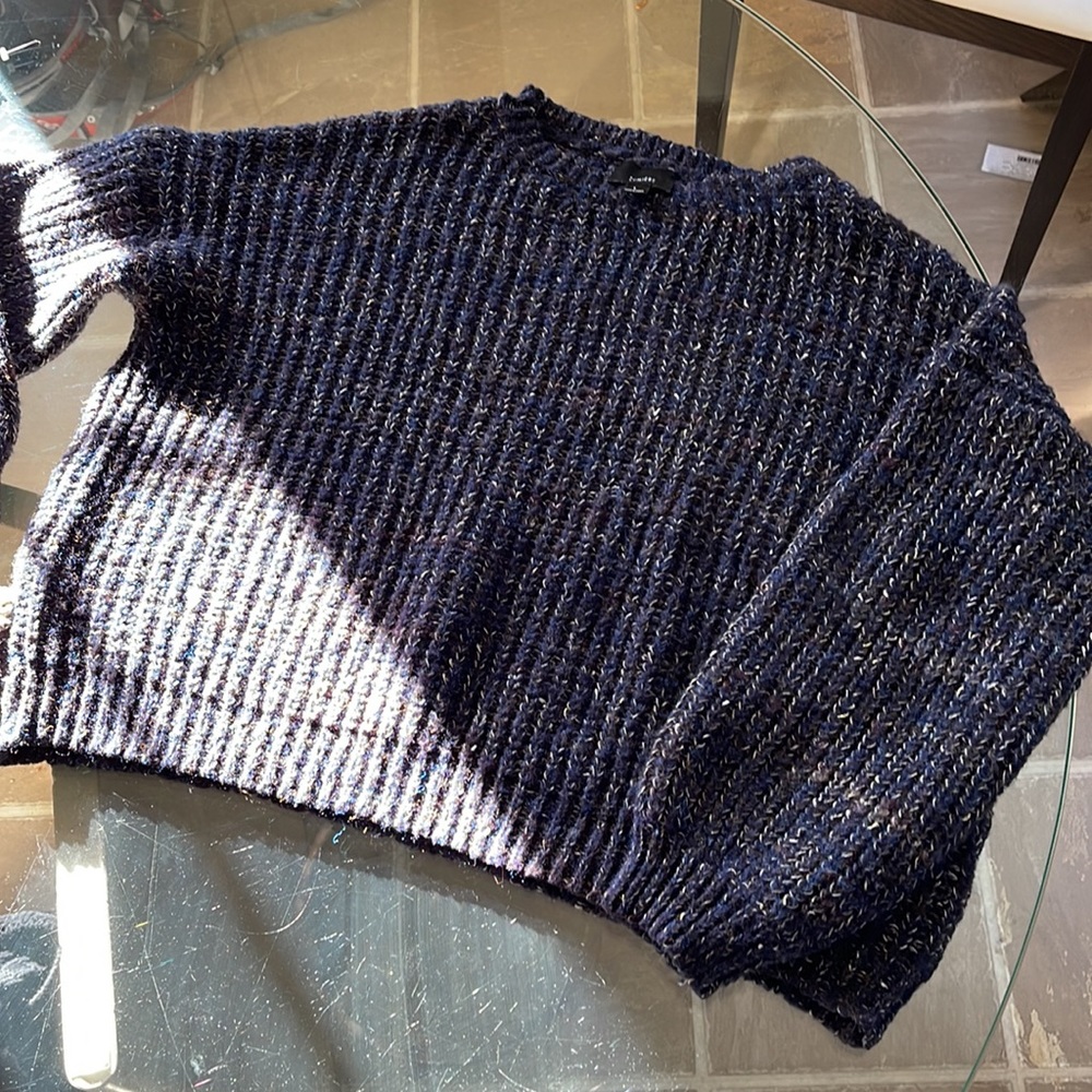 Lumiere, L, crop boxy cut,navy,off shoulder sleeves,acrylic/poly,casual EUC